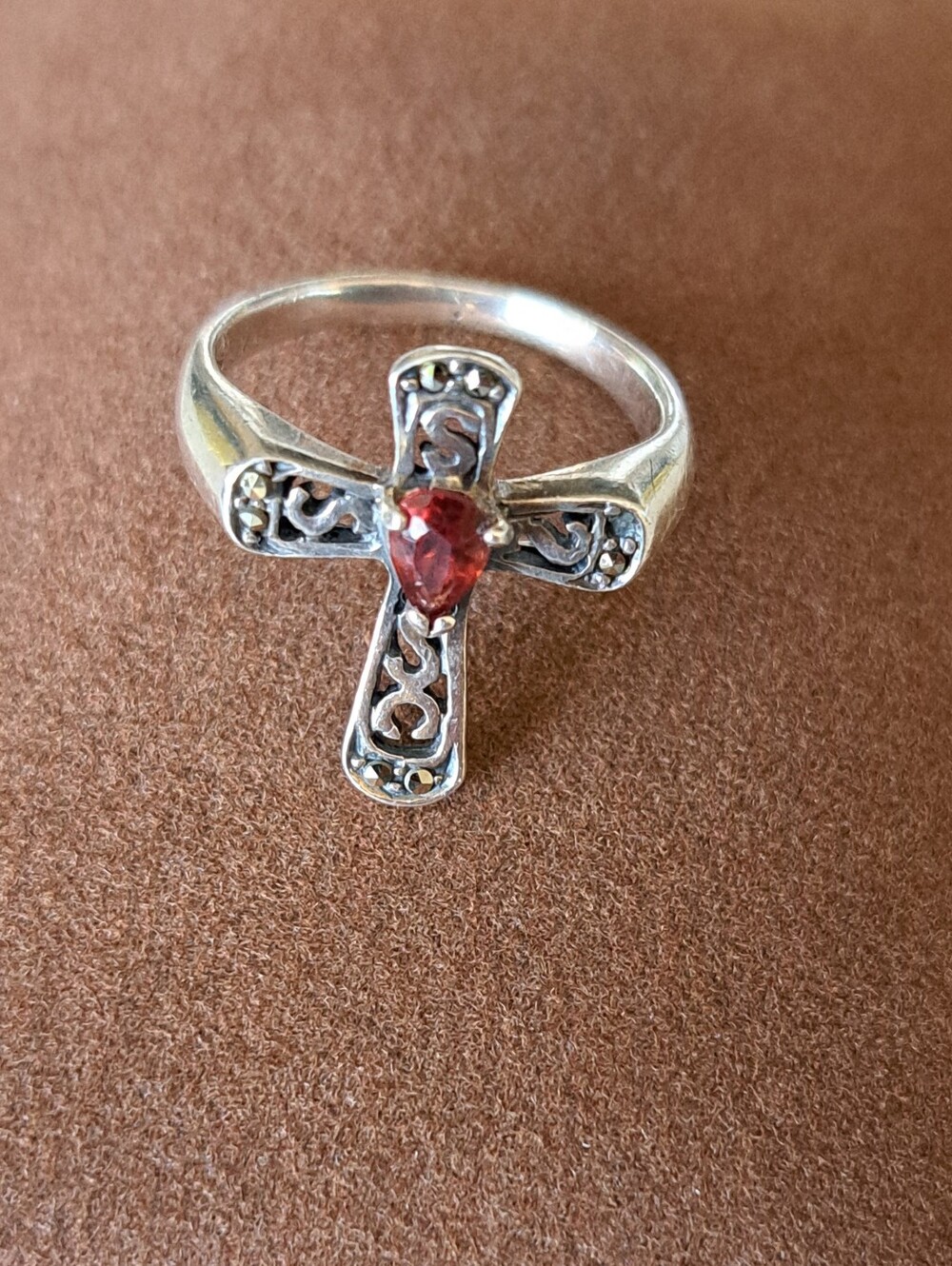 Vintage Sterling Silver .925 Cross Ring Featuring Teardrop-shaped Red Gemstone